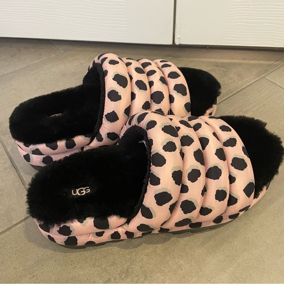 UGG Pink Scallop Maxi Slide Cheetah Print Platform Slides 9 NEW - Picture 2 of 8